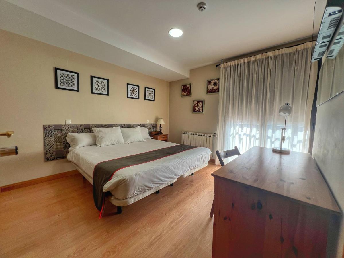 Hostal La Colmena Vicolozano Buitenkant foto