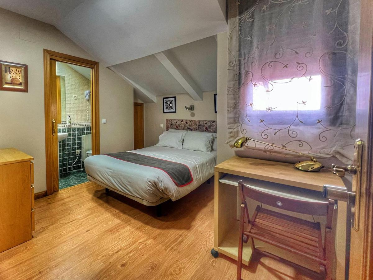 Hostal La Colmena Vicolozano Buitenkant foto