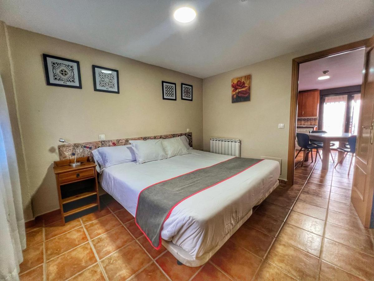 Hostal La Colmena Vicolozano Buitenkant foto