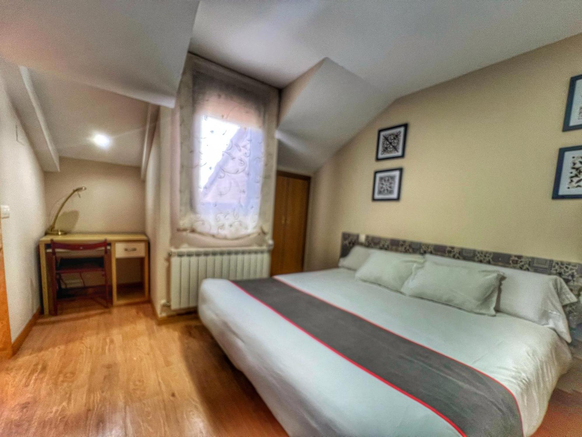 Hostal La Colmena Vicolozano Buitenkant foto
