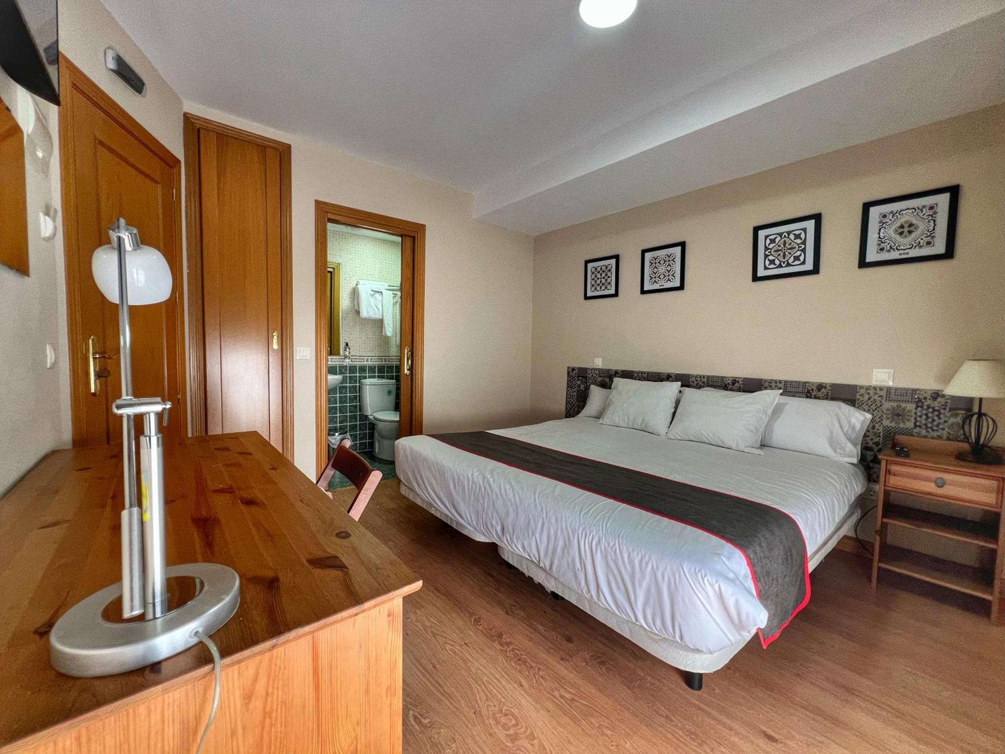 Hostal La Colmena Vicolozano Buitenkant foto