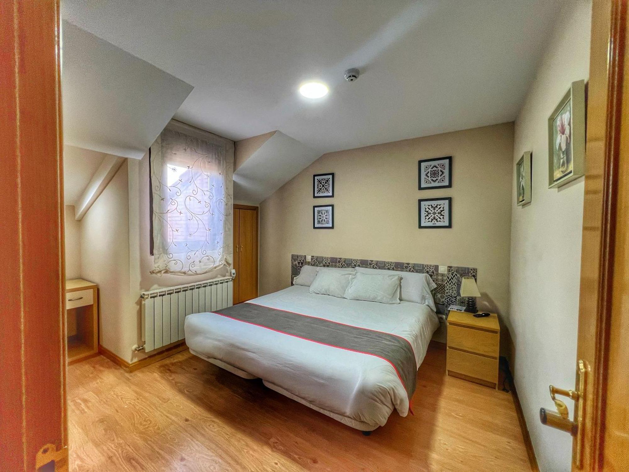 Hostal La Colmena Vicolozano Buitenkant foto